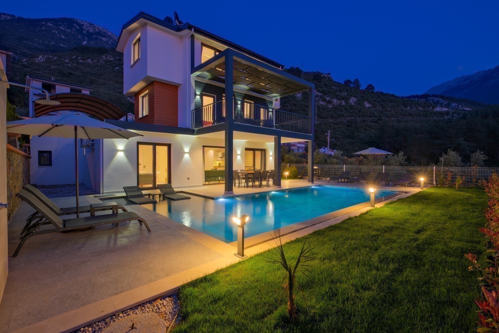 Fethiye Ölüdeniz'de Merkeze Yakın, Özel Havuzlu, 8 Kişilik Villa