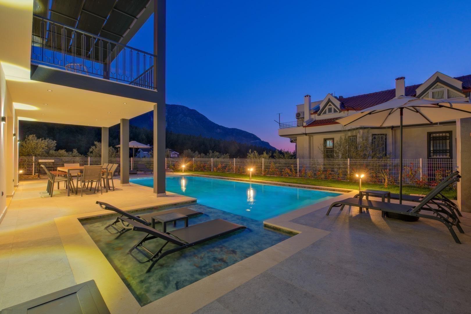 Fethiye Ölüdeniz'de Merkeze Yakın, Özel Havuzlu, 8 Kişilik Villa-42203
