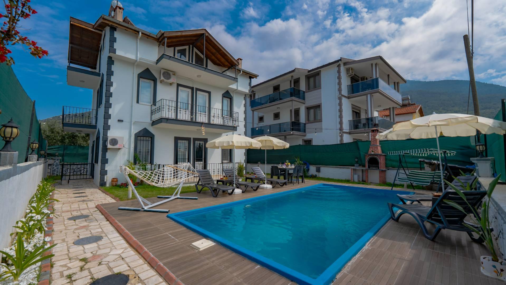 Fethiye Karaçulha'da Plaja Yakın, Özel Havuzlu, Kiralık Villa-17473