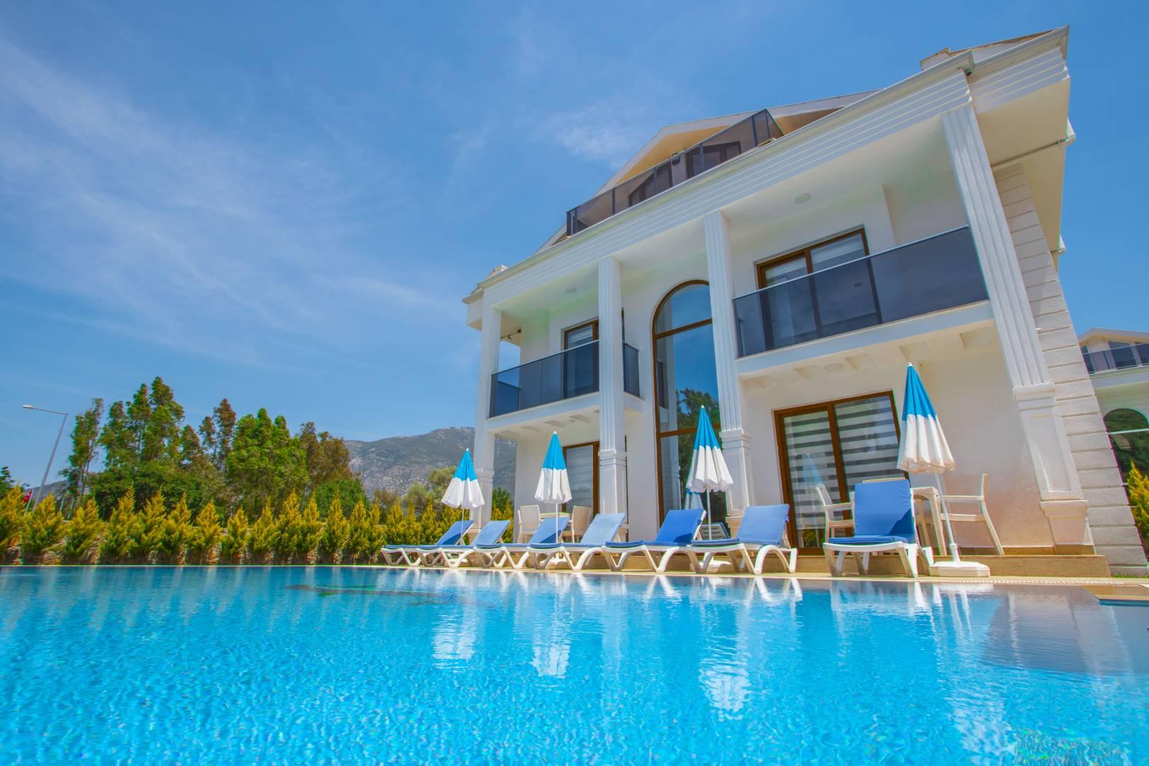 Fethiye Ölüdeniz'de Sakin Konumda, Özel Havuzlu, Bahçeli Villa-42264