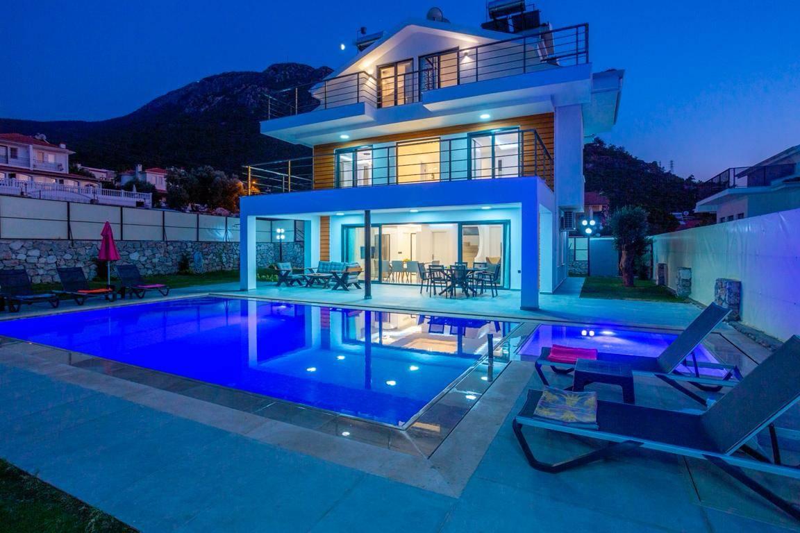 Fethiye Ölüdeniz'de Sakin Konumda, Özel Havuzlu, Konforlu Villa-42644
