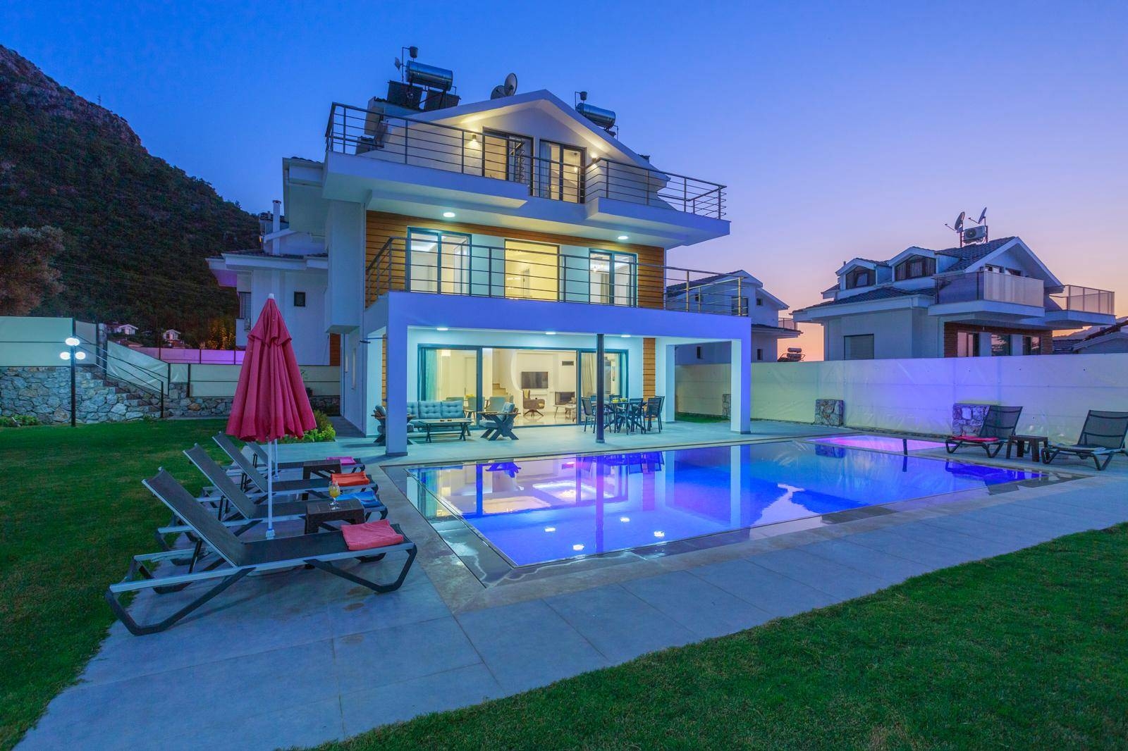 Fethiye Ölüdeniz'de Sakin Konumda, Özel Havuzlu, Konforlu Villa