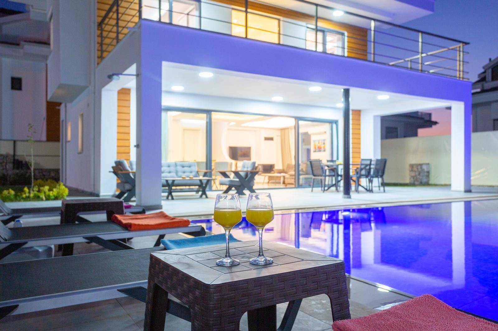 Fethiye Ölüdeniz'de Sakin Konumda, Özel Havuzlu, Konforlu Villa