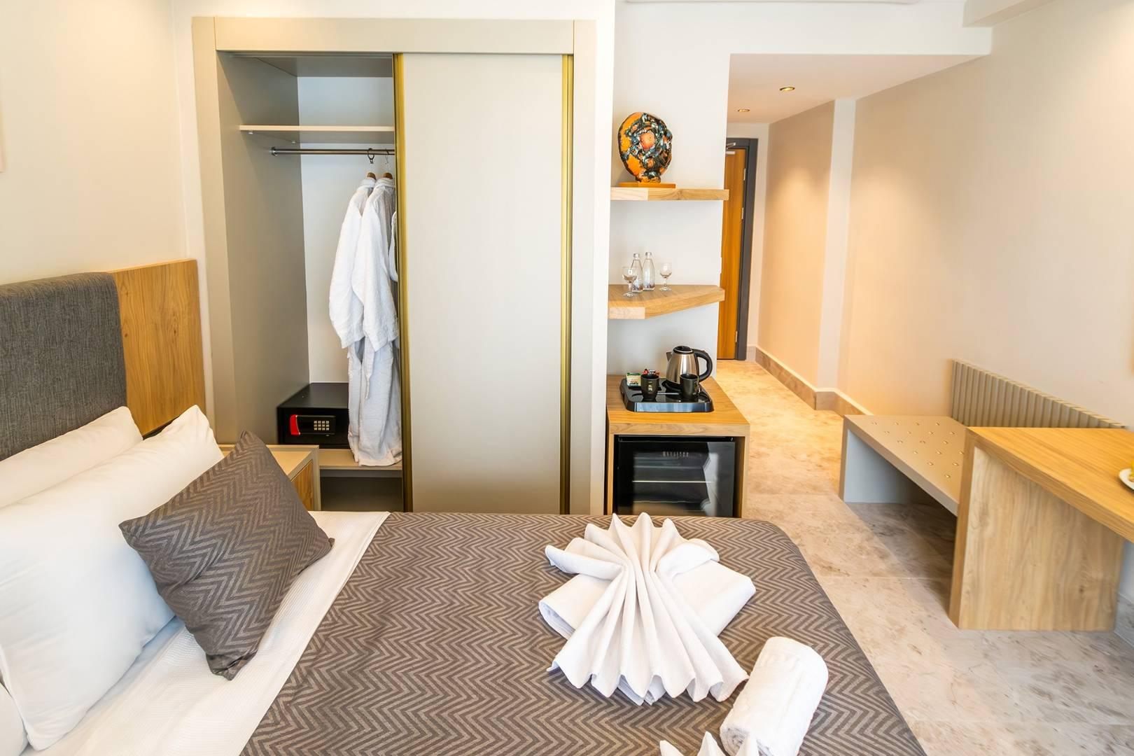 Fethiye Ölüdeniz'de Site İçerisinde, Ortak Havuzlu, Şık Tatil Odası-42144