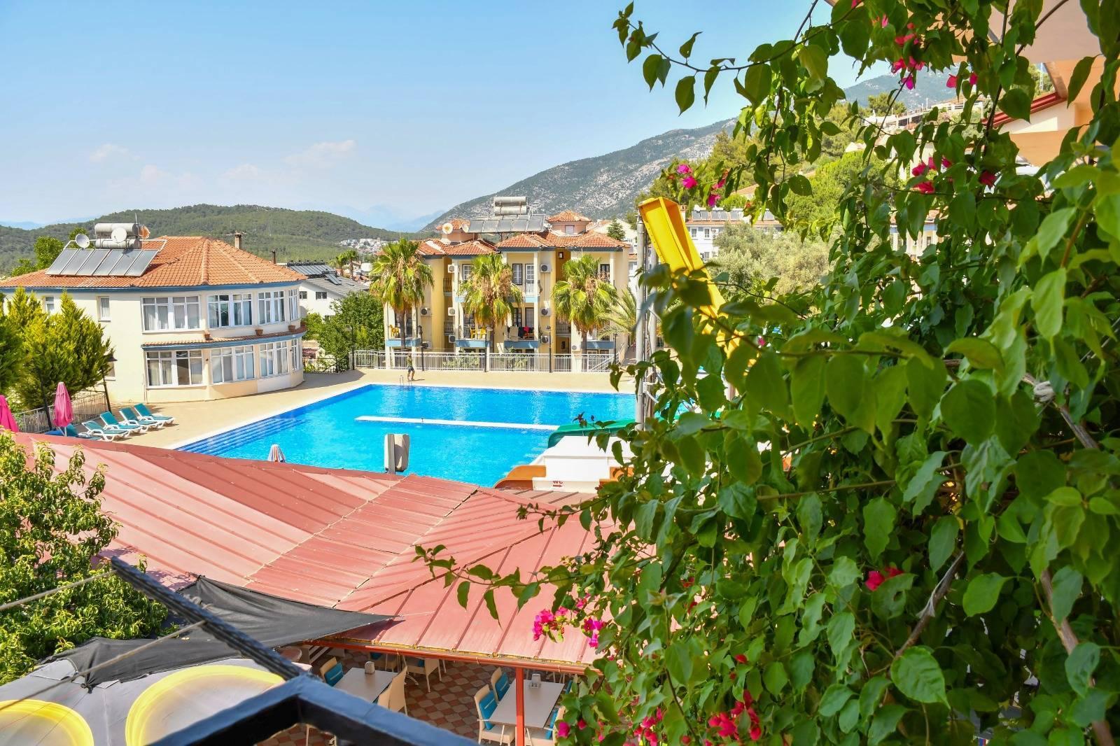 Fethiye Ölüdeniz'de Tesis İçerisinde, Ortak Havuzlu, Konforlu Suit-42665