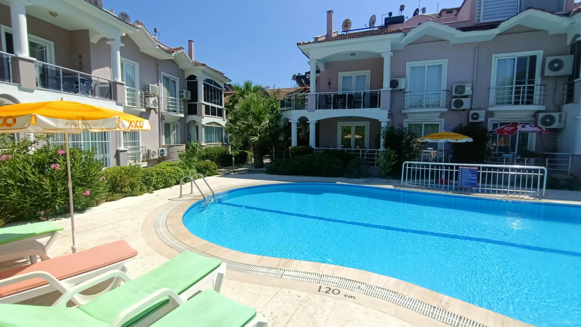 Fethiye Ölüdeniz'de Nezih Konumda, Ortak Havuzlu, Şık Suite-43016
