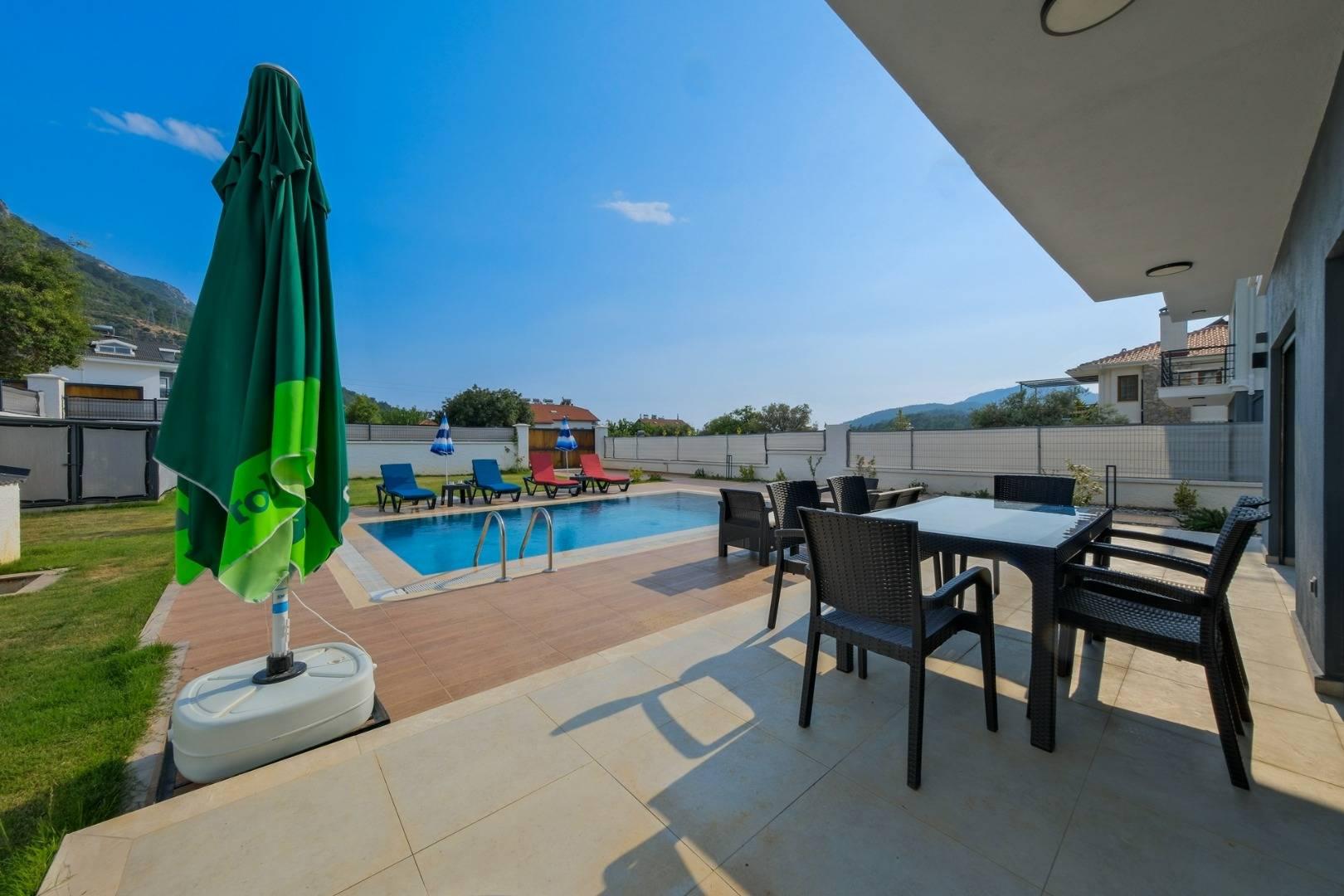 Fethiye Ölüdeniz'de Yemyeşil Bahçeli, Özel Havuzlu, 3+1 Villa-33282