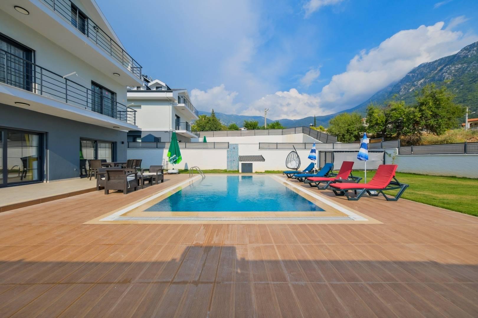 Fethiye Ölüdeniz'de Yemyeşil Bahçeli, Özel Havuzlu, 3+1 Villa-33282