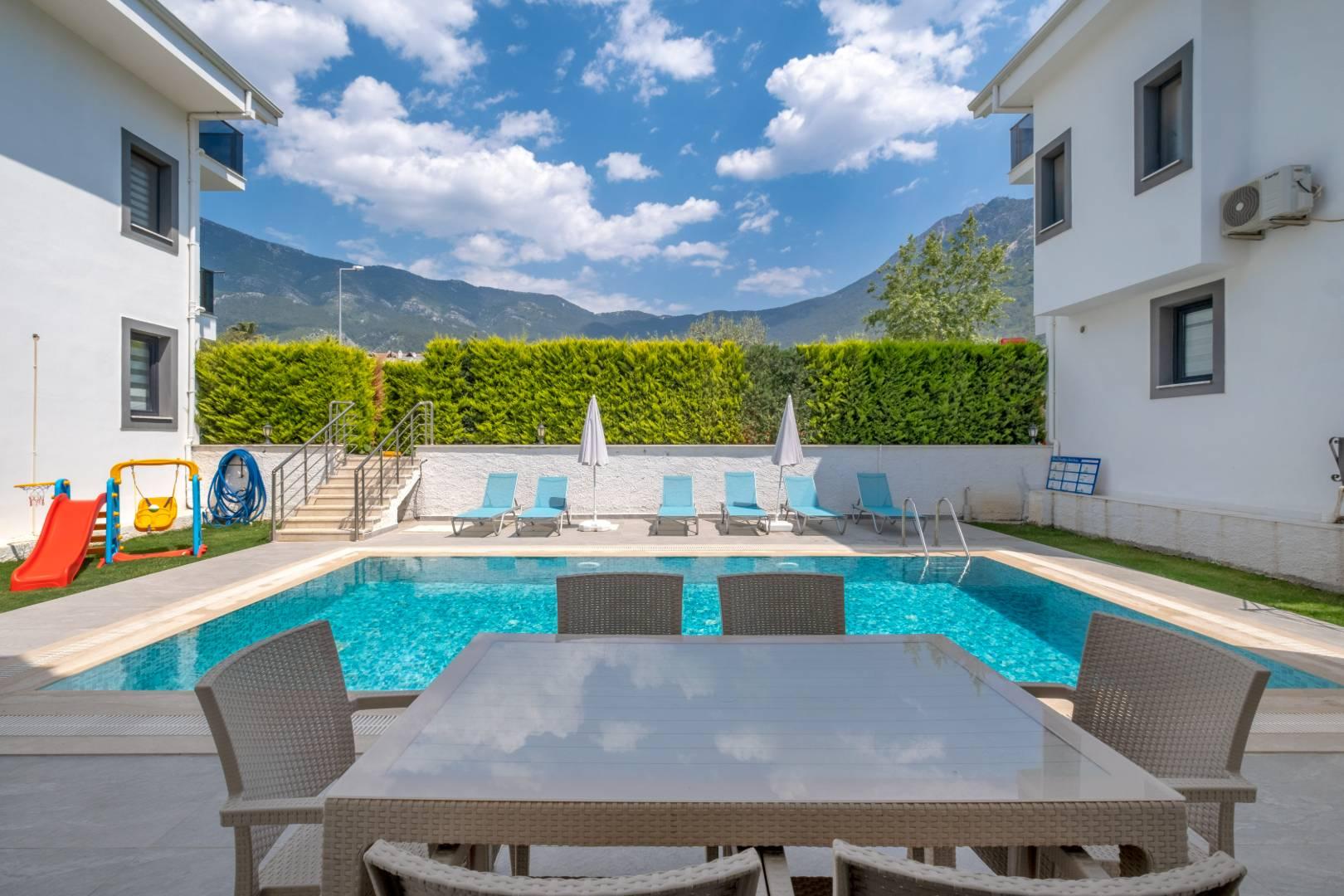 Fethiye Ölüdeniz'de Yemyeşil Bahçeli, Özel Havuzlu, Şık Villa-43979