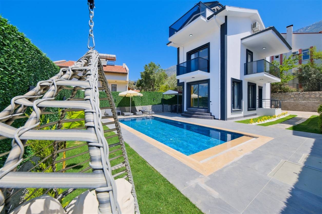 Fethiye Ölüdeniz'de Modern Tasarımlı, Özel Havuzlu, Jakuzili Villa