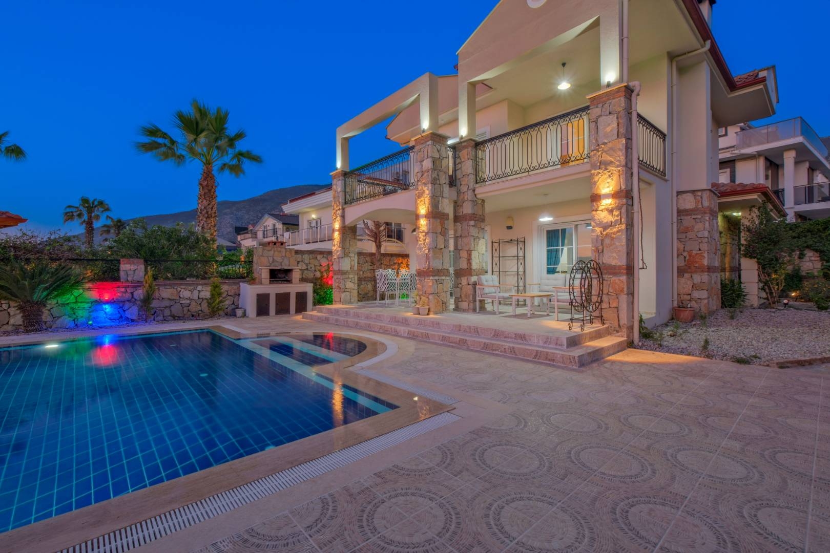 Fethiye Ölüdeniz'de Merkezi Konumda, Özel Havuzlu, Geniş Villa