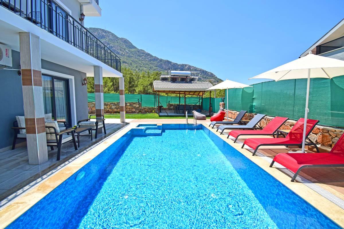 Fethiye Ölüdeniz'de Yemyeşil Bahçeli, Özel Havuzlu, 8 Kişilik Villa-43209