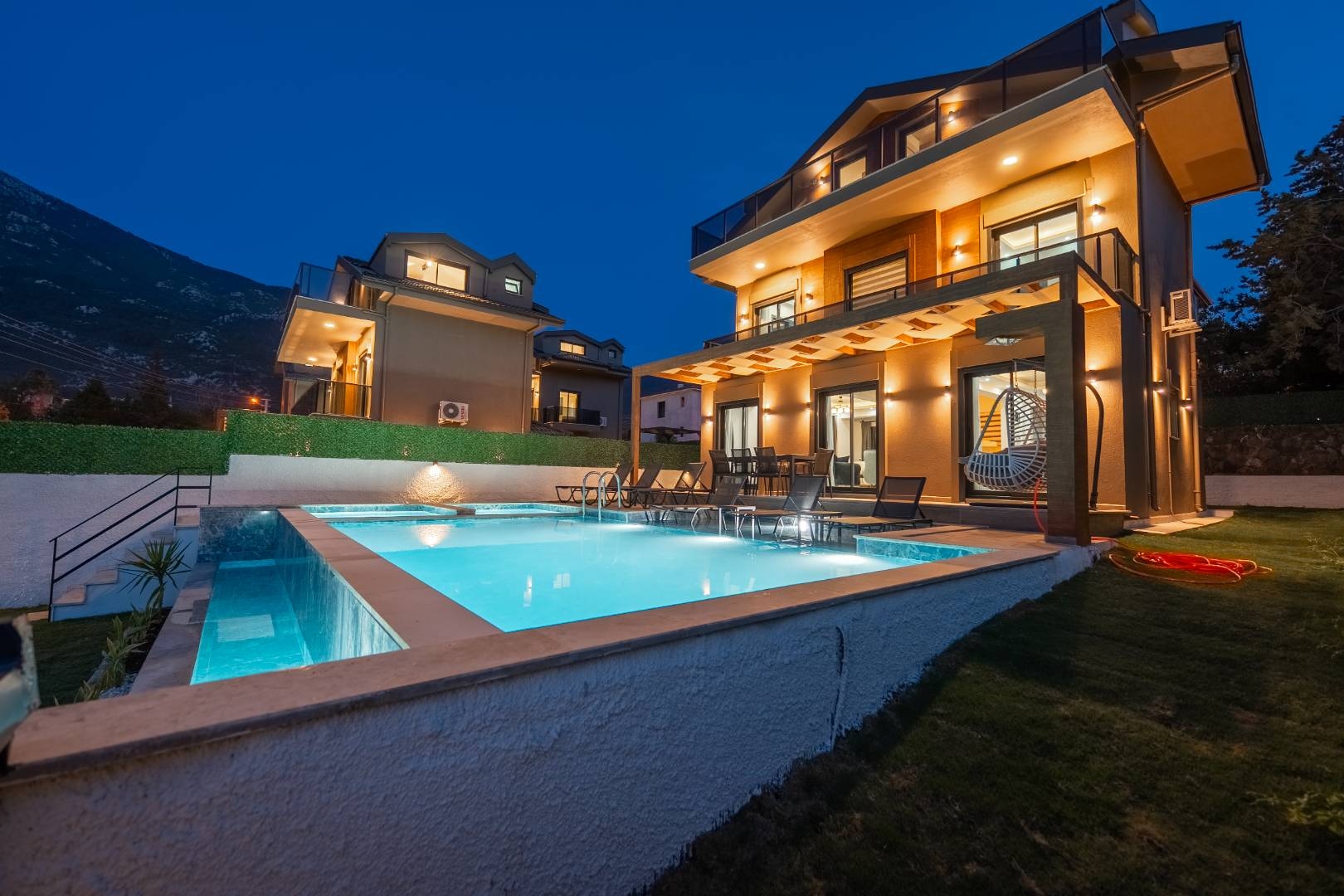 Fethiye Ölüdeniz'de Merkezi Konumda, Özel Havuzlu, Lüks Villa