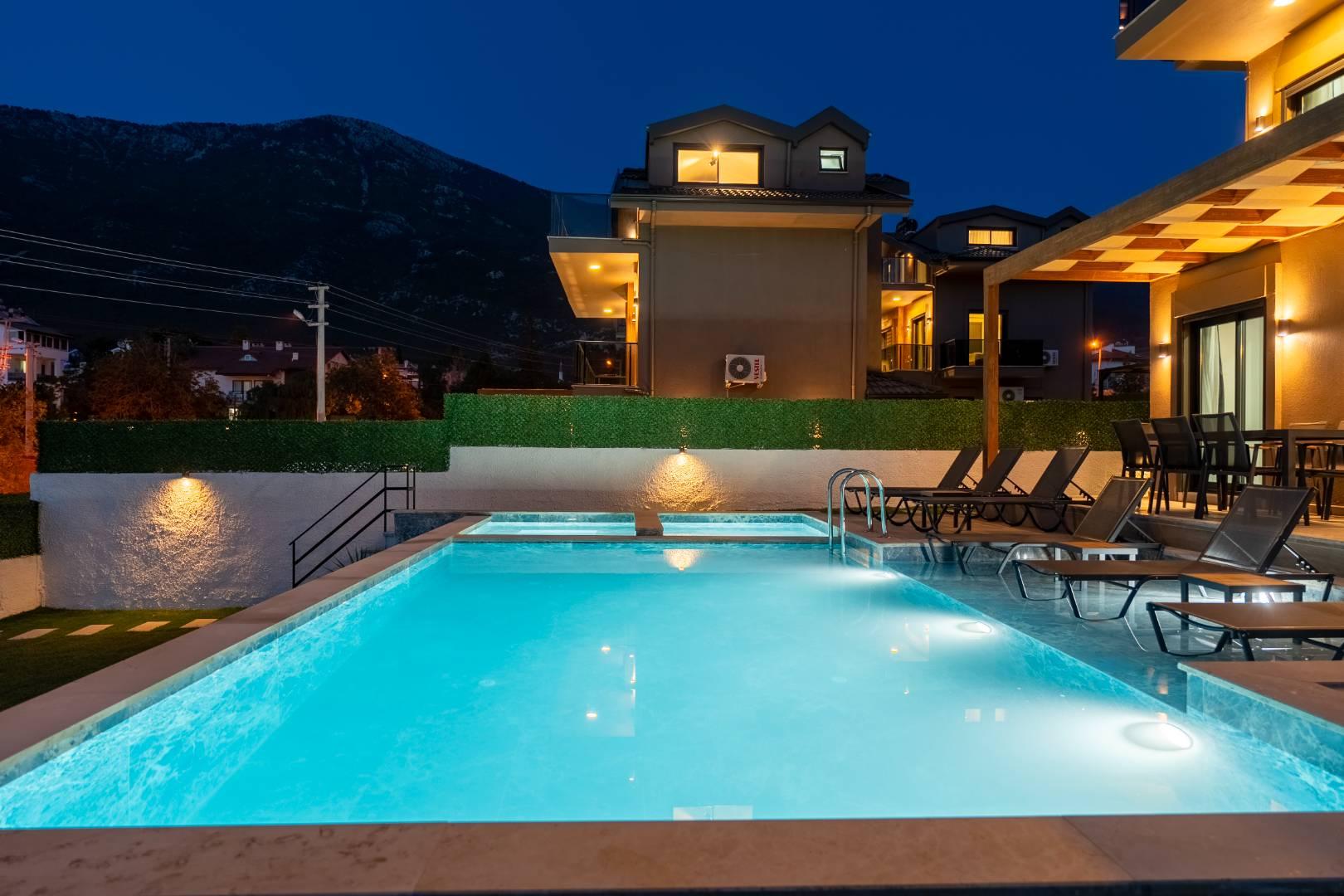 Fethiye Ölüdeniz'de Merkezi Konumda, Özel Havuzlu, Lüks Villa-43260