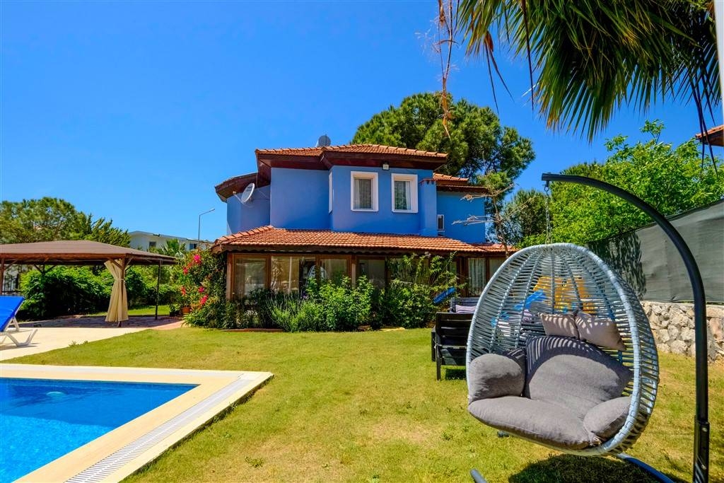 Fethiye Ölüdeniz'de Yemyeşil Bahçeli, Özel Havuzlu, Şık Villa