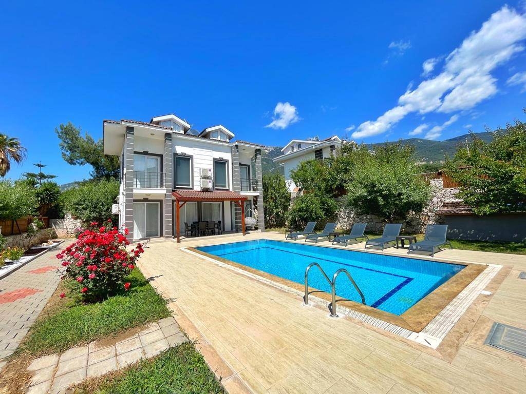 Fethiye Ölüdeniz'de Müthiş Doğada, Özel Havuzlu, Bahçeli Villa