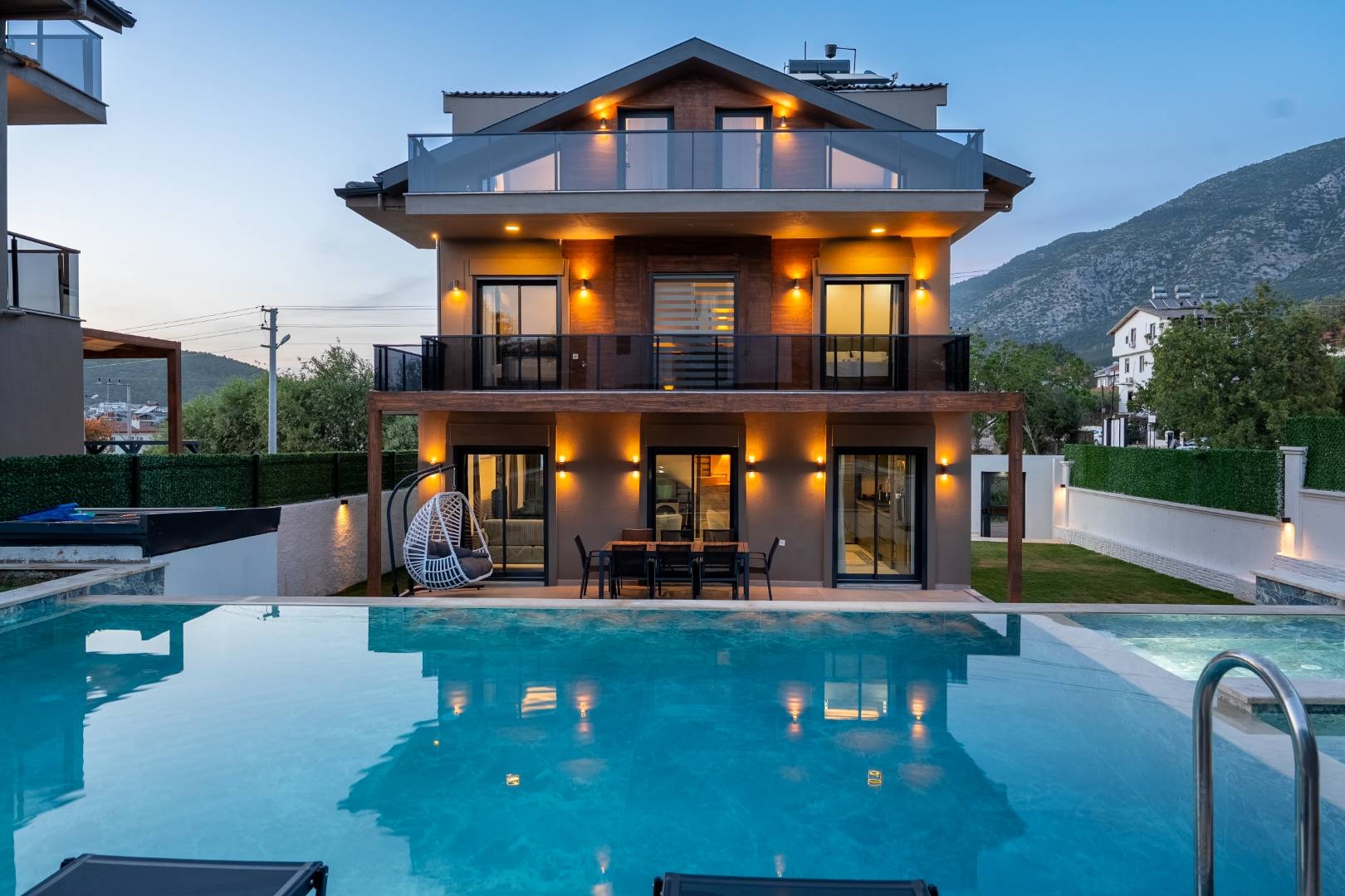 Fethiye Ölüdeniz'de Geniş Ailelere Uygun, Özel Havuzlu, Şık Villa