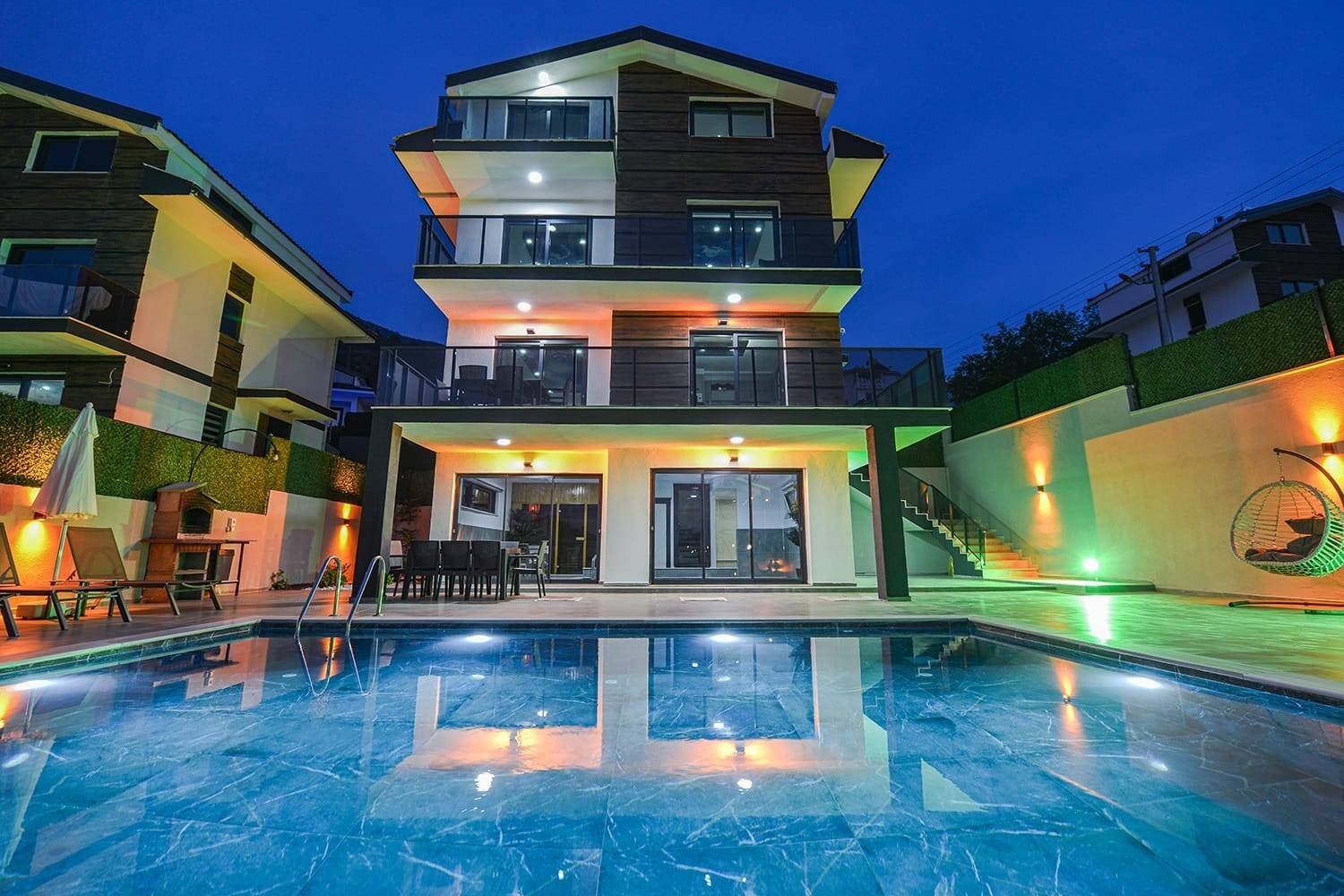 Fethiye Ölüdeniz'de Geniş Ailelere Uygun, Özel Havuzlu, Lüks Villa