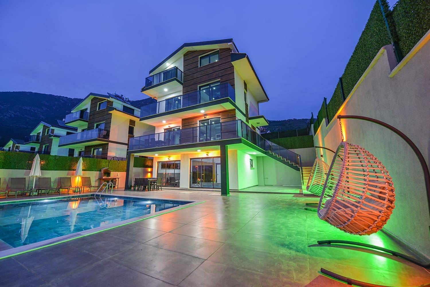 Fethiye Ölüdeniz'de Geniş Ailelere Uygun, Özel Havuzlu, Lüks Villa