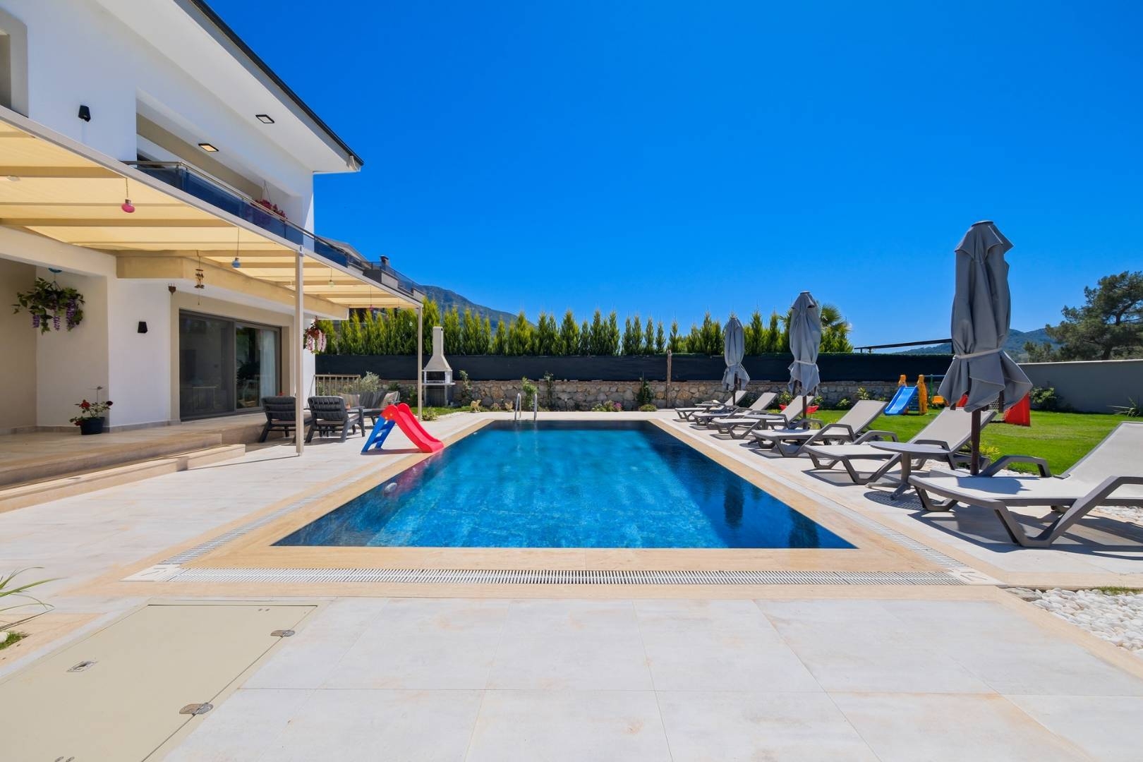 Fethiye Ölüdeniz'de Doğa İle İç İçe, Özel Havuzlu, Modern Villa
