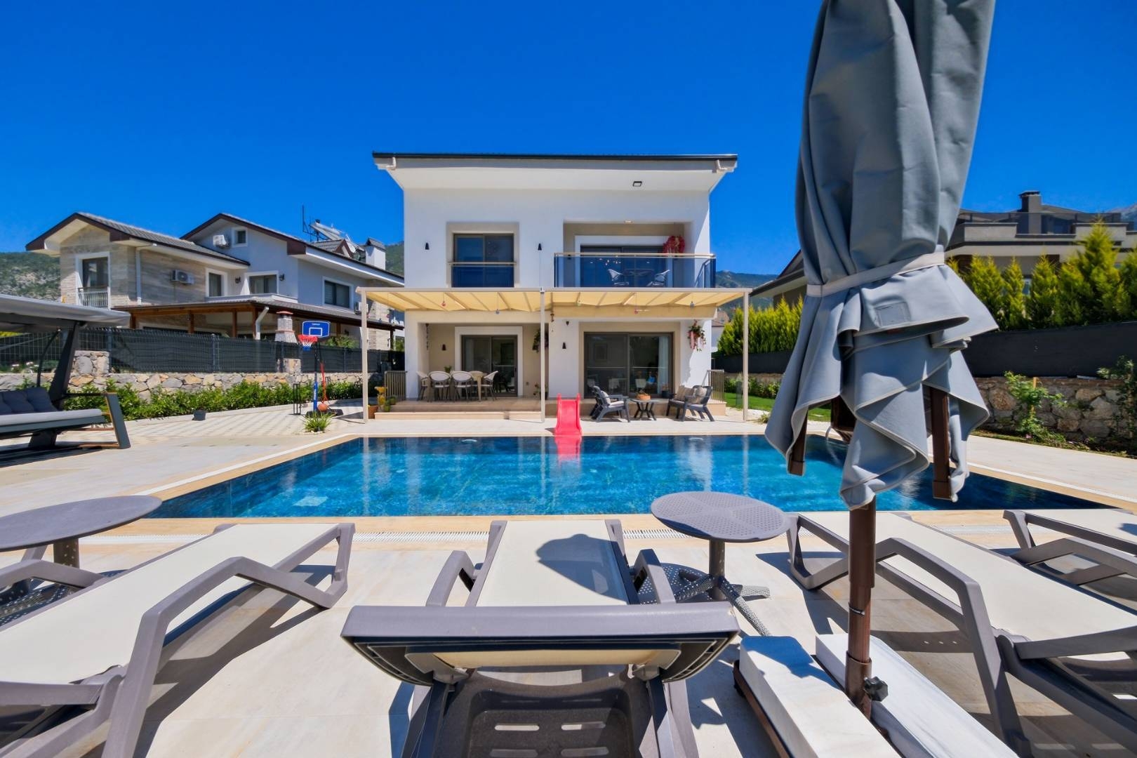 Fethiye Ölüdeniz'de Doğa İle İç İçe, Özel Havuzlu, Modern Villa