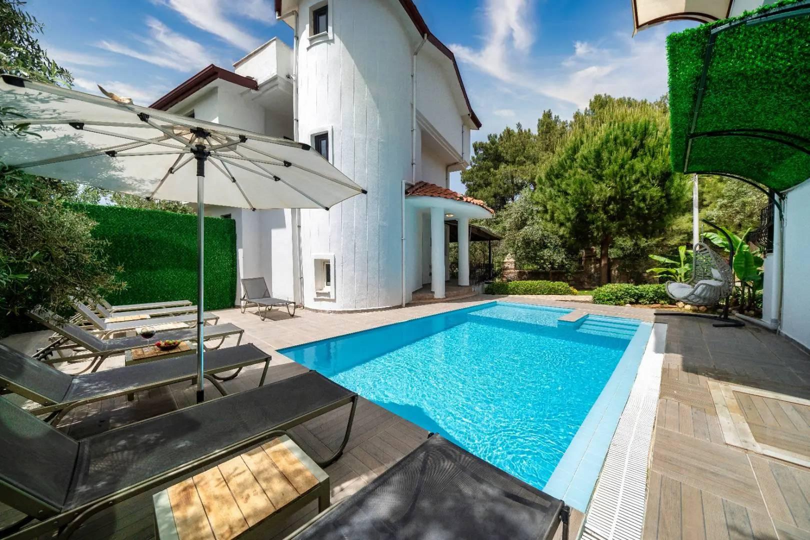 Fethiye Ölüdeniz'de Geniş Ailelere Uygun, Özel Havuzlu, Modern Villa-37340