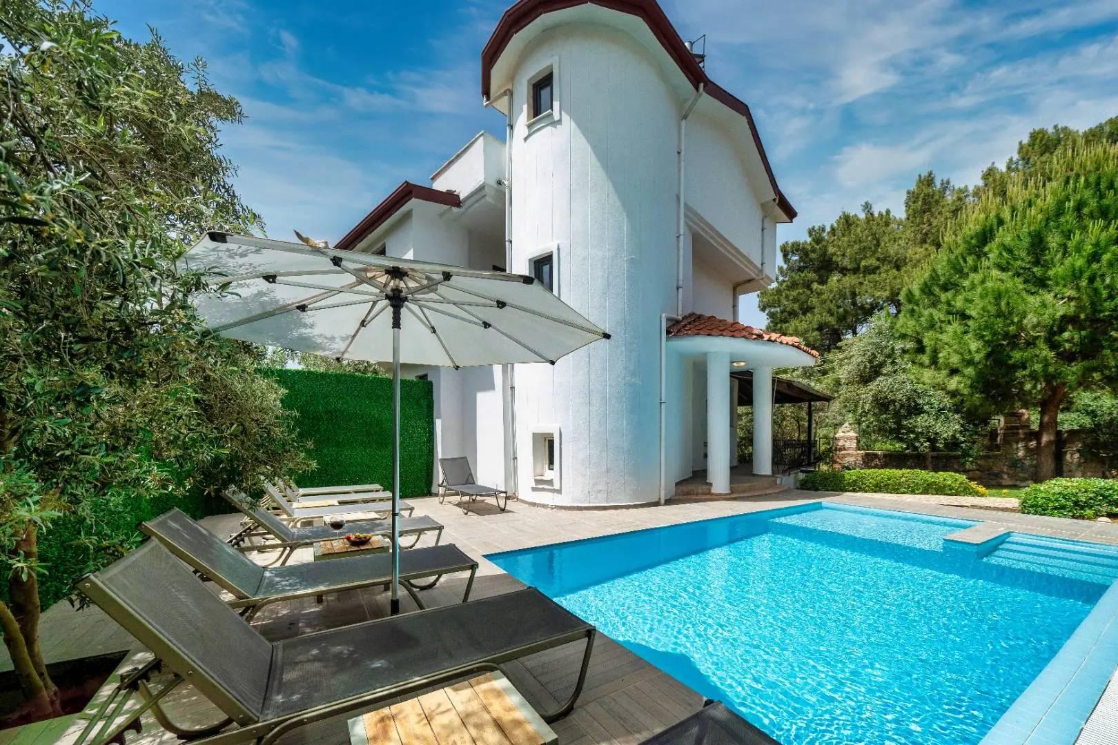 Fethiye Ölüdeniz'de Geniş Ailelere Uygun, Özel Havuzlu, Modern Villa-37340