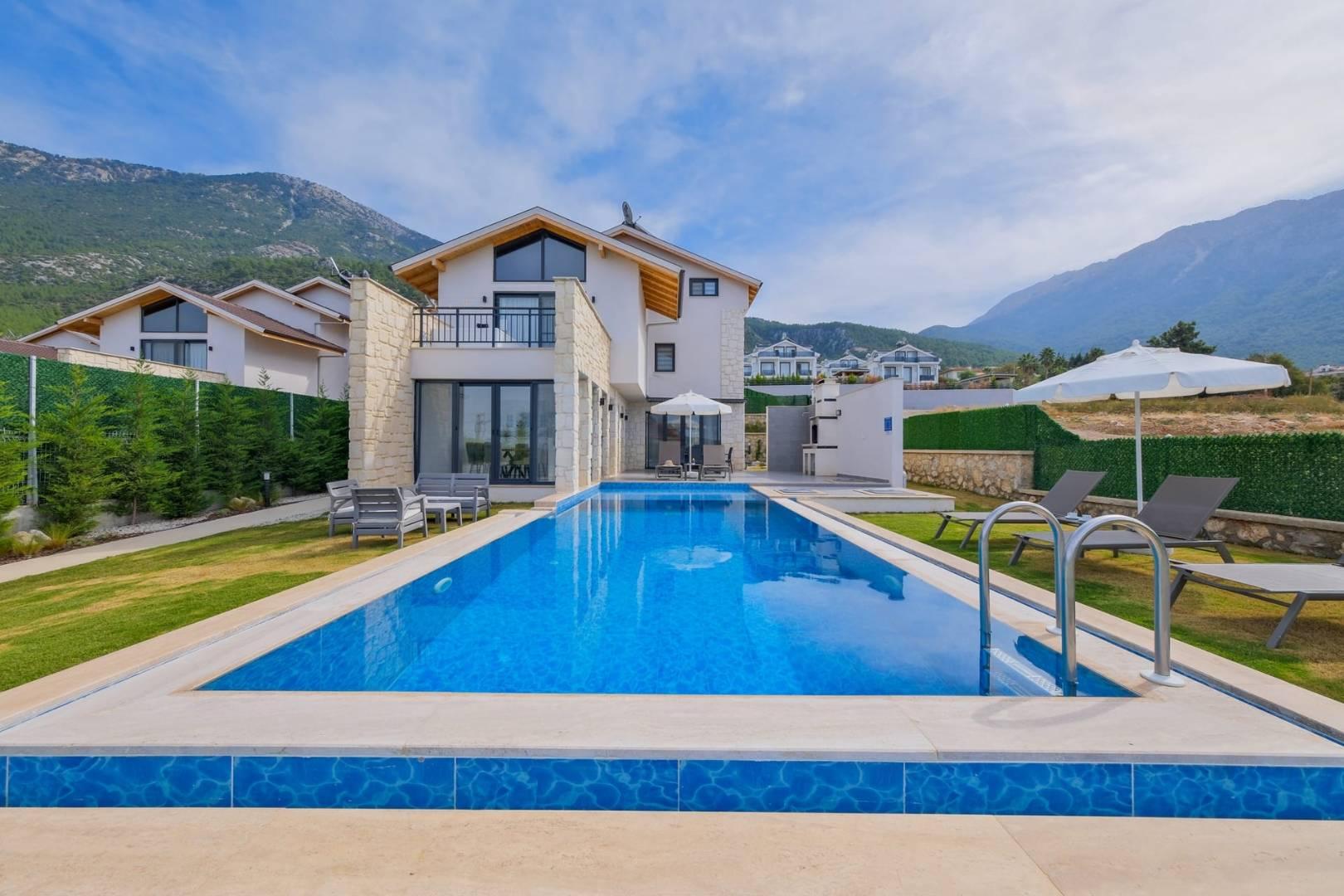 Fethiye Ölüdeniz'de Kalabalık Ailelere Uygun, Özel Havuzlu, Şık Villa-42114