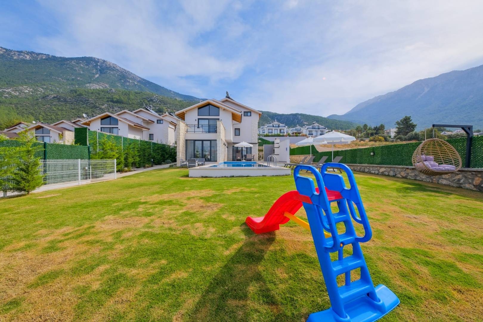 Fethiye Ölüdeniz'de Kalabalık Ailelere Uygun, Özel Havuzlu, Şık Villa