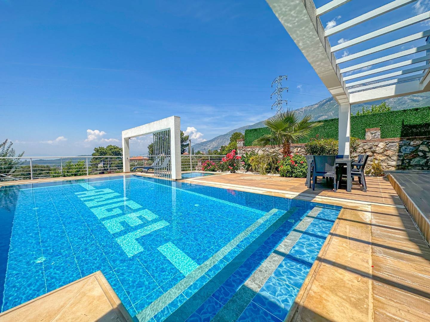Fethiye Ovacık'ta Merkezi Konumda, Özel Havuzlu, Lüks Villa