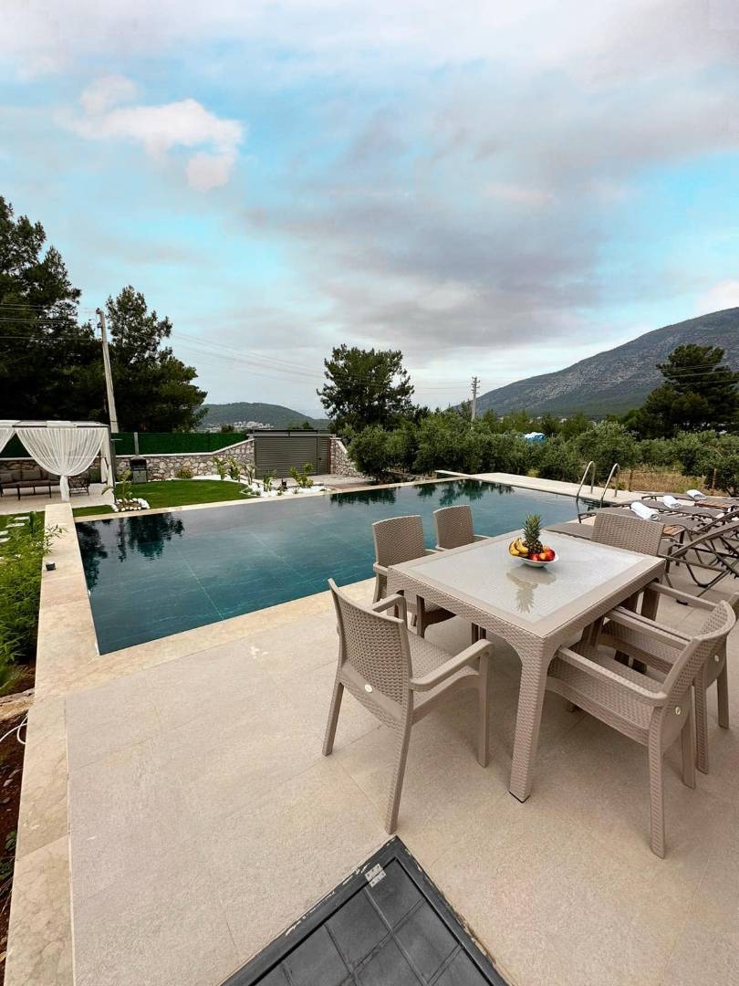 Ölüdeniz'de Kalabalık Ailelere Uygun, Kapalı Havuzlu, Modern Villa