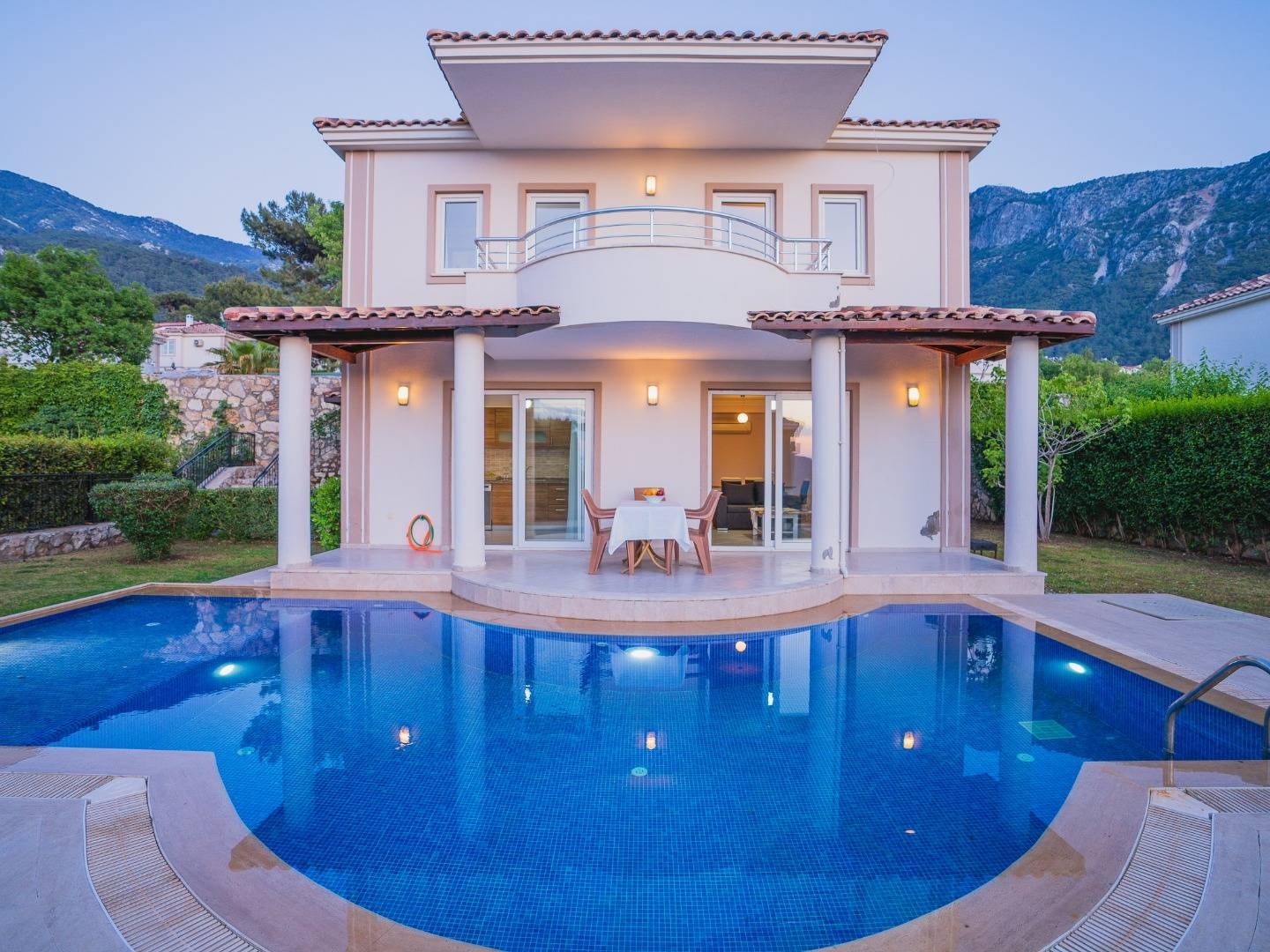 Fethiye Ölüdeniz'de Nezih Konumda, Özel Havuzlu, Konforlu Villa