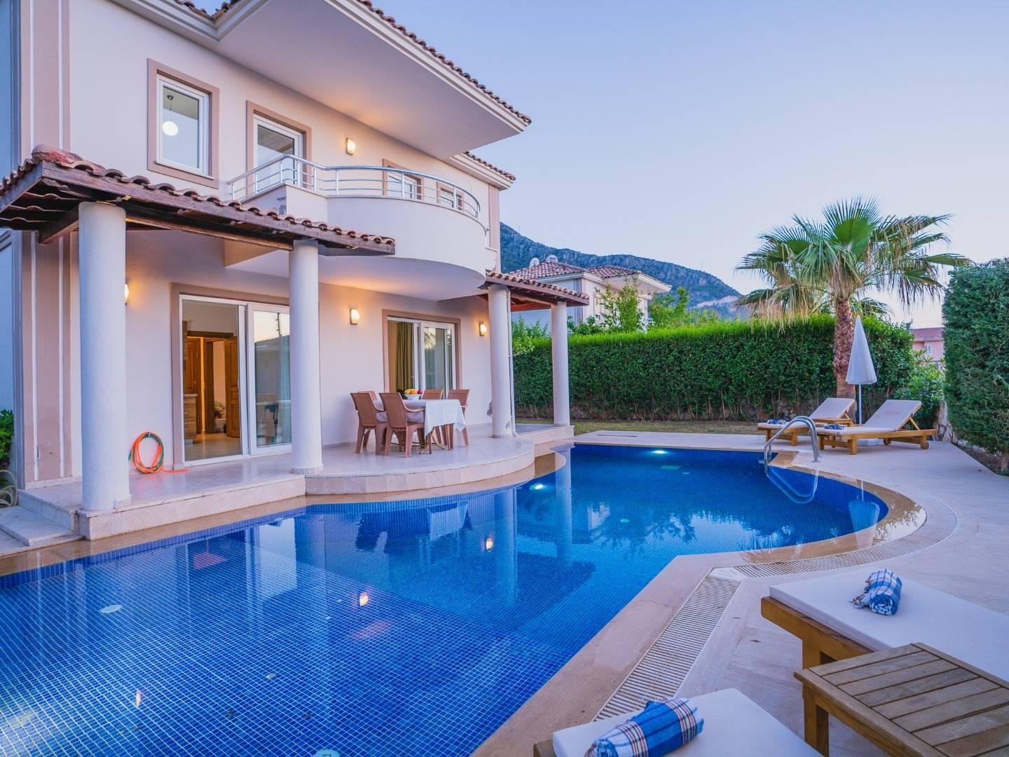 Fethiye Ölüdeniz'de Nezih Konumda, Özel Havuzlu, Konforlu Villa-35142