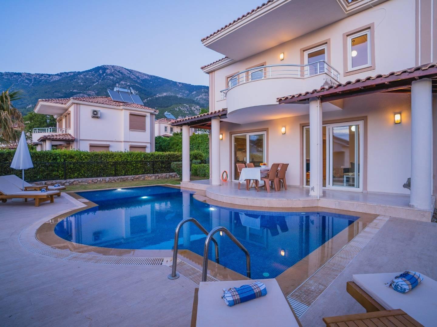 Fethiye Ölüdeniz'de Nezih Konumda, Özel Havuzlu, Konforlu Villa-35142