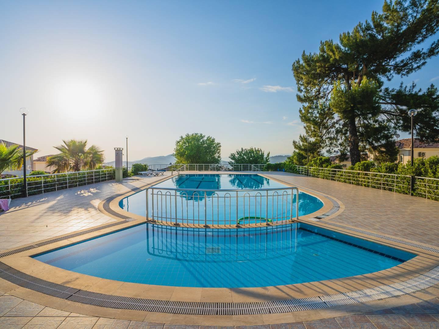 Fethiye Ölüdeniz'de Site İçerisinde, Ortak Havuzlu, Modern Villa-35173