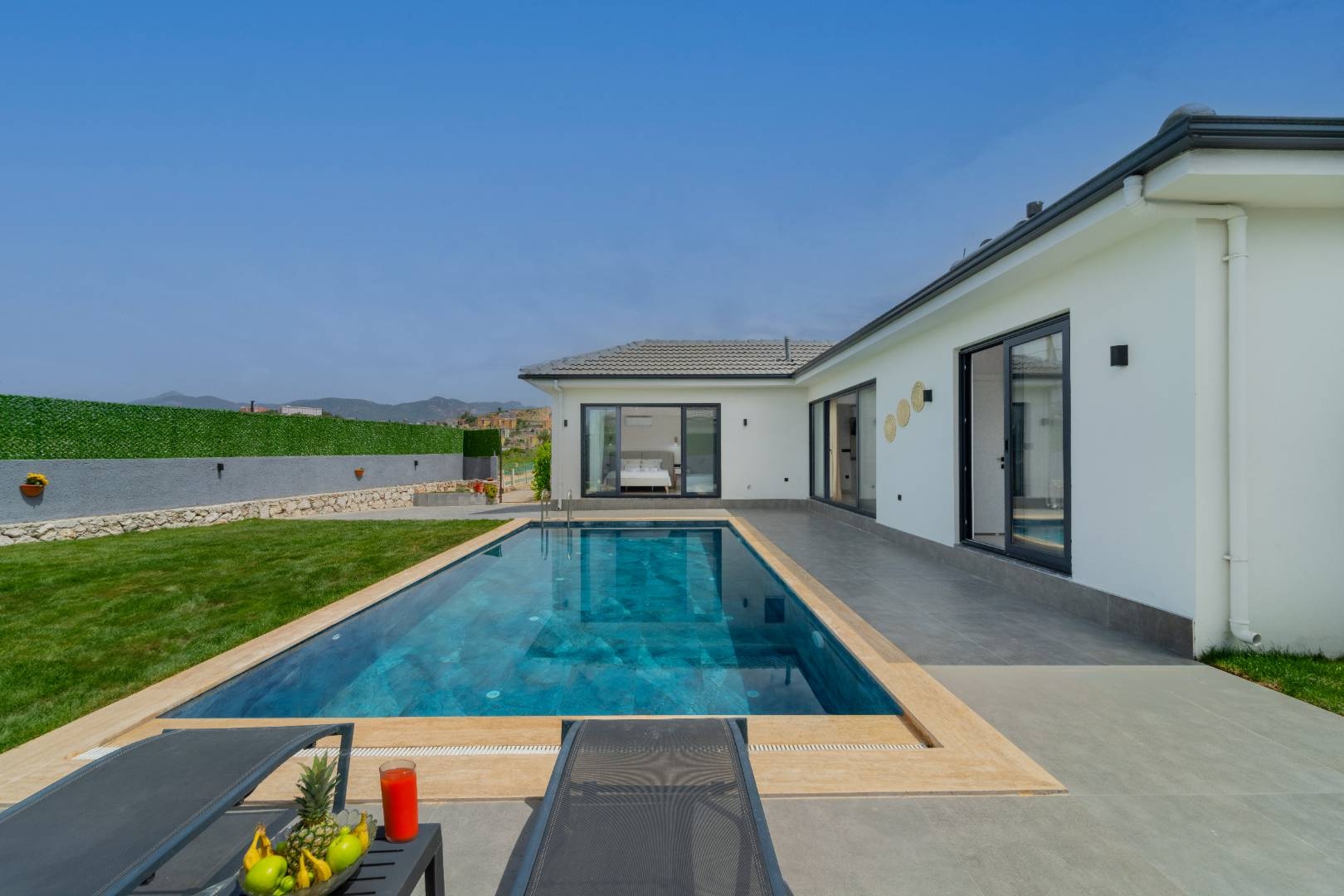 Fethiye Pazaryeri'nde Merkezi Konumda, Özel Havuzlu, Modern Villa