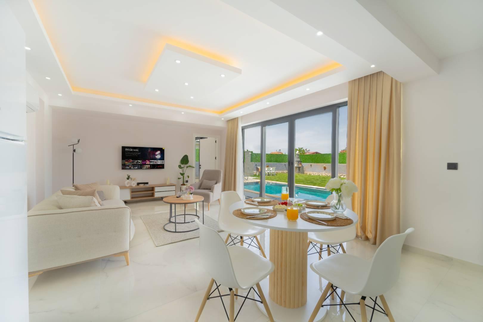 Fethiye Pazaryeri'nde Merkezi Konumda, Özel Havuzlu, Modern Villa-41049