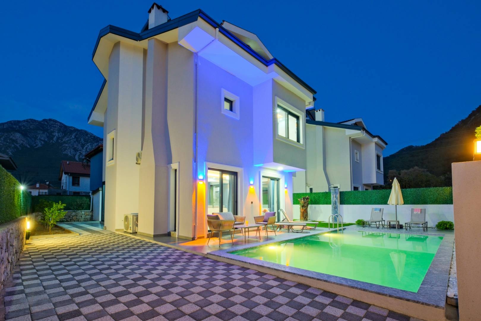 Fethiye Üzümlü'de Muhteşem Doğa İçerisinde Özel Havuzlu Şık Villa
