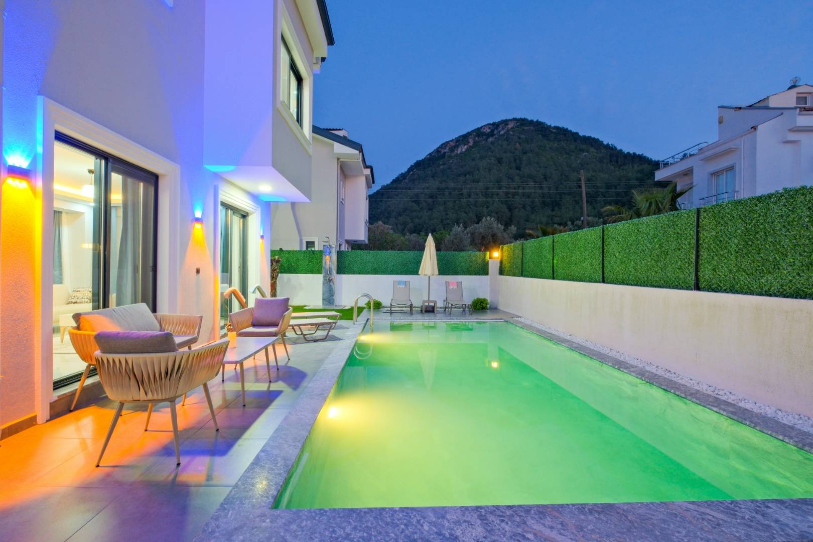 Fethiye Üzümlü'de Muhteşem Doğa İçerisinde Özel Havuzlu Şık Villa