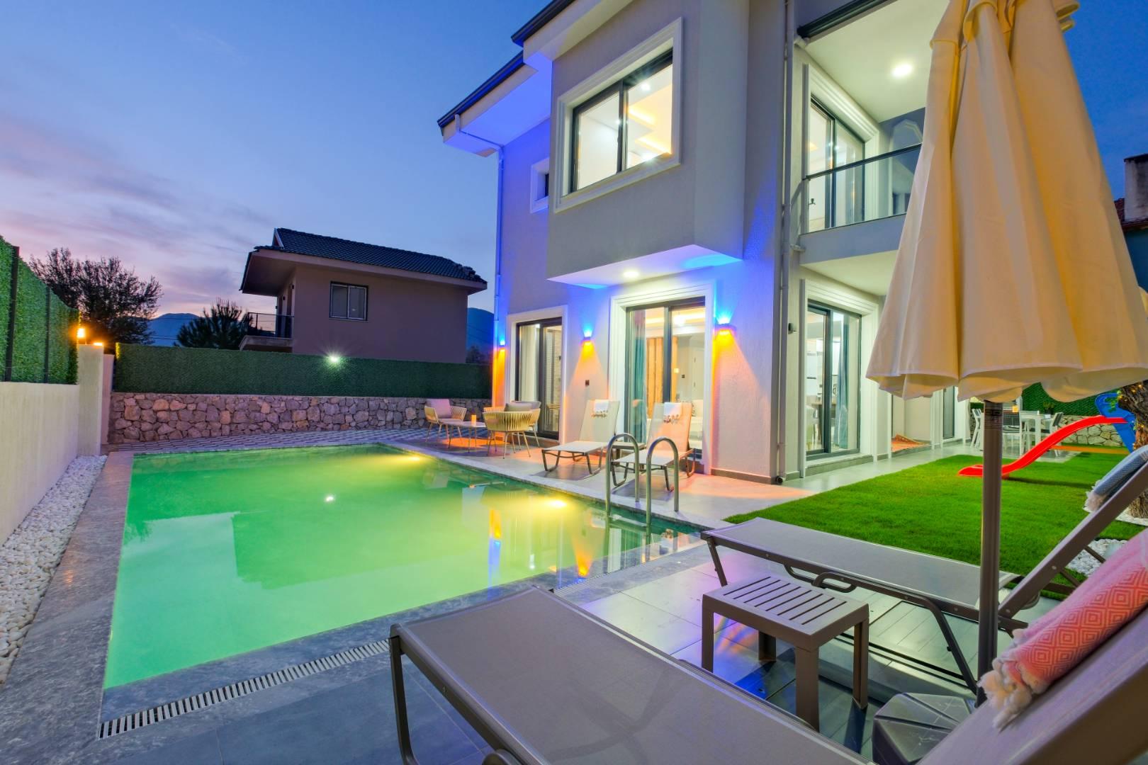 Fethiye Üzümlü'de Muhteşem Doğa İçerisinde Özel Havuzlu Şık Villa-42573