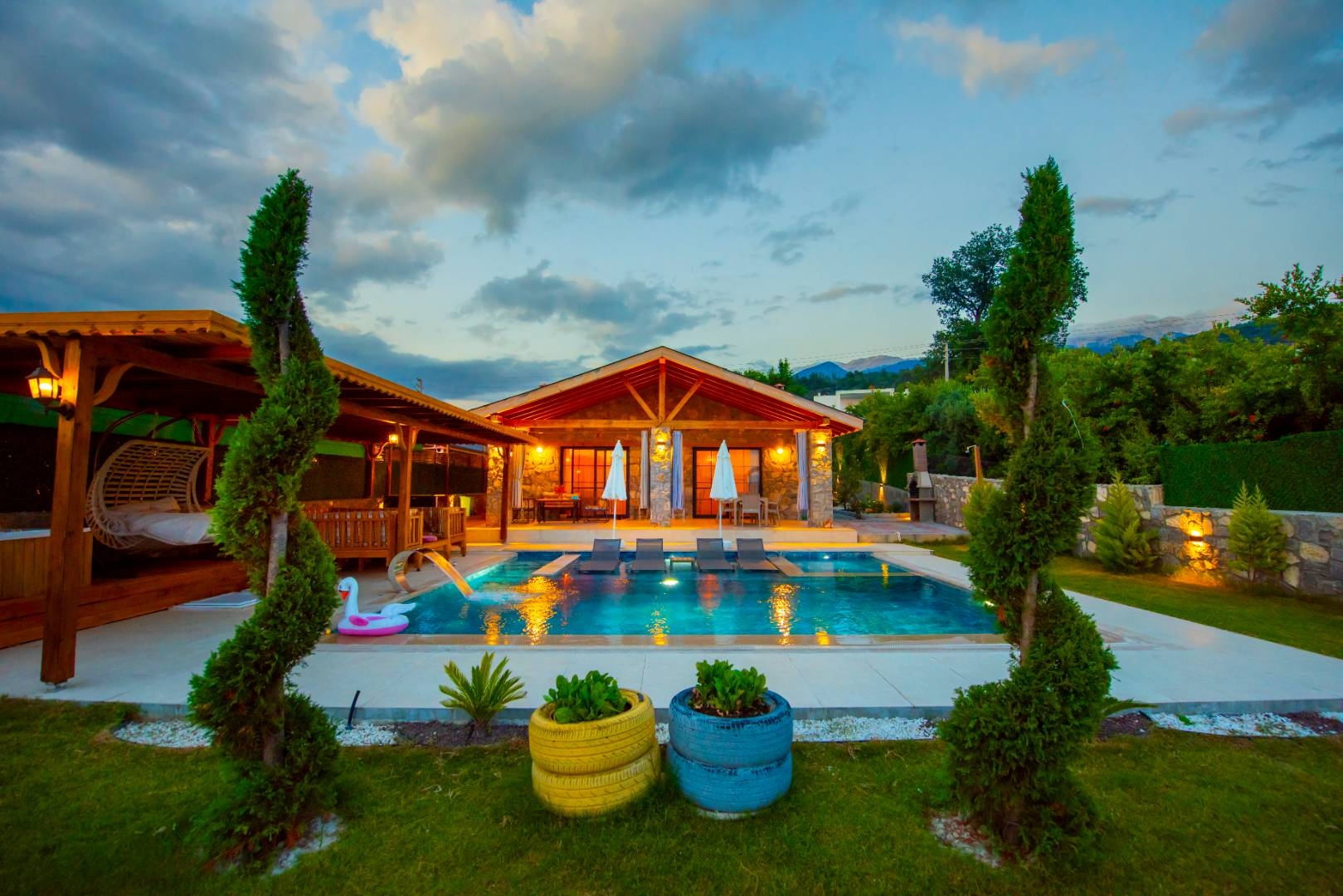 Fethiye Yakaköy'de Nezih Konumda, Özel Havuzlu, Saunalı, Şık Villa