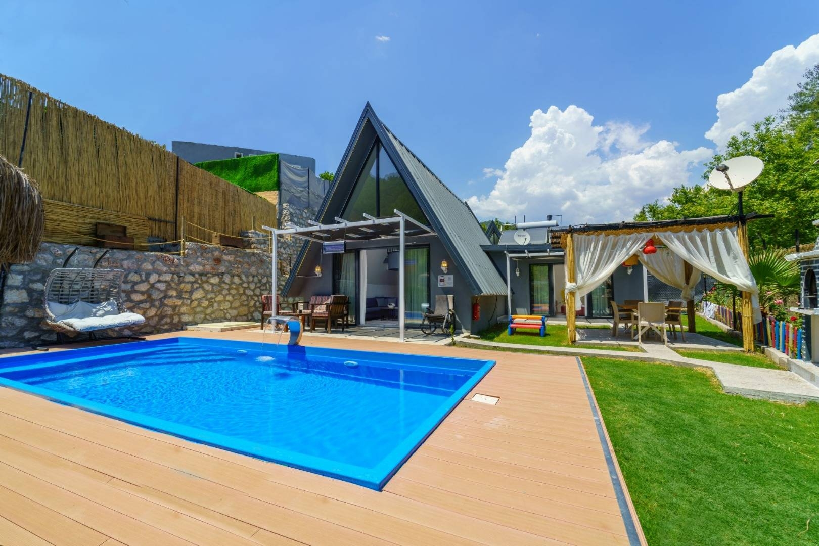 Muğla Fethiye'de Huzur Dolu Doğada, Özel Havuzlu, Kiralık Bungalov