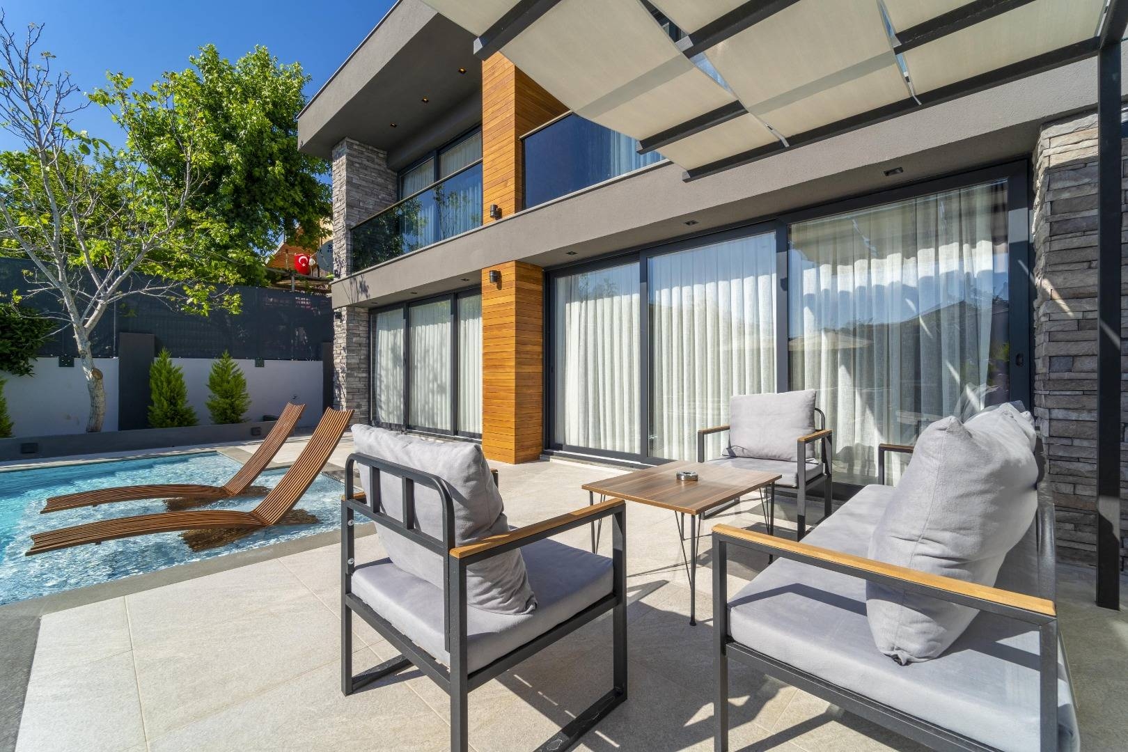 Fethiye Yeni'de Modern Tasarımlı, Özel Havuzlu, 8 Kişilik Villa