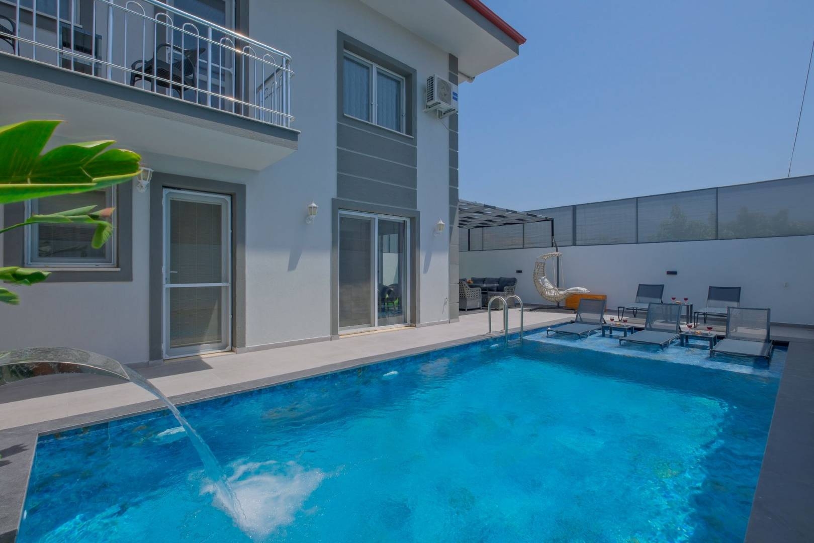 Fethiye Yeni'de Kalabalık Ailelere Uygun, Özel Havuzlu, İkiz Villa