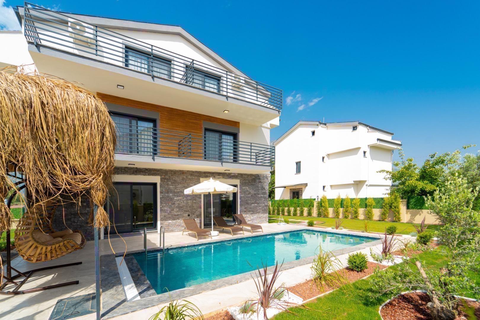 Fethiye Yeşilüzümlü'de Yemyeşil Bahçeli, Özel Havuzlu, Konforlu Villa-41813