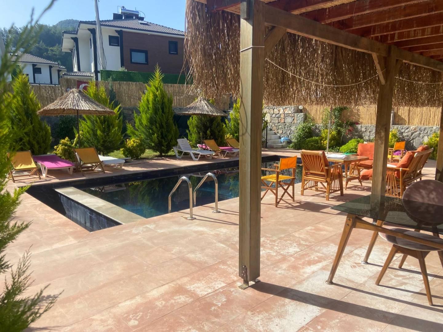 Fethiye Yeşilüzümlü'de Modern Tasarımlı, Özel Havuzlu, Konforlu Villa-43275