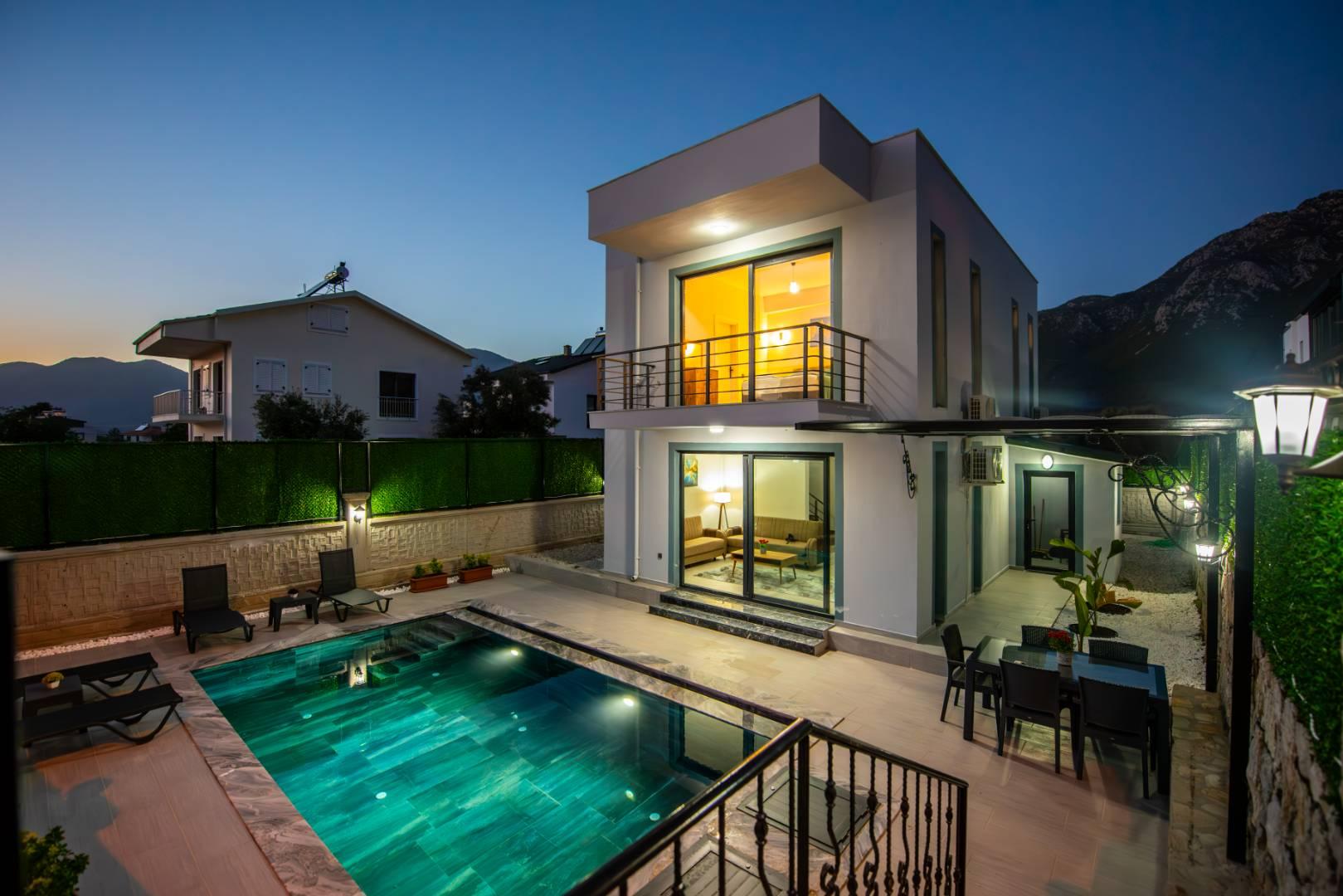 Fethiye Yeşilüzümlü'de Doğa İçerisinde, Özel Havuzlu, Modern Villa -43897