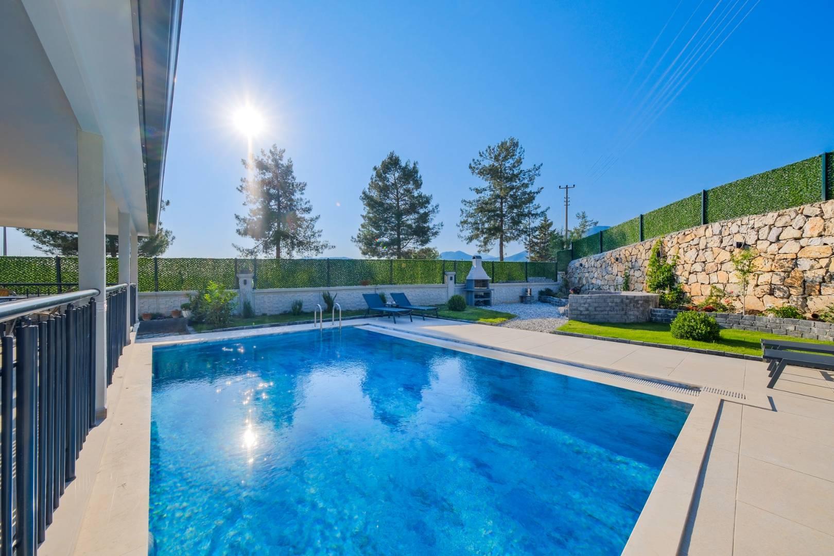 Fethiye Yeşilüzümlü'de Huzur Dolu Doğada, Özel Havuzlu, Şık Villa-43980