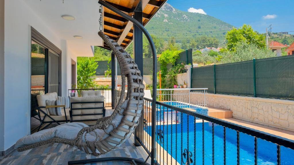 Fethiye Yeşilüzümlü'de Orman Manzaralı, Özel Havuzlu, 4+1 Villa