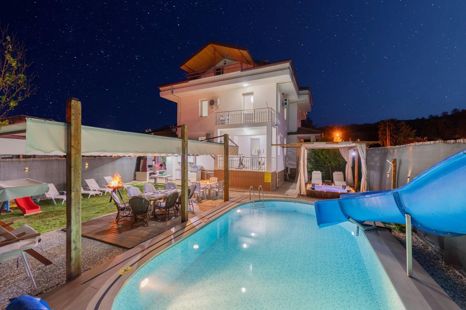 Fethiye Yeşilüzümlü'de Şehirden Uzakta, Özel Havuzlu, Olanaklı Villa-42340